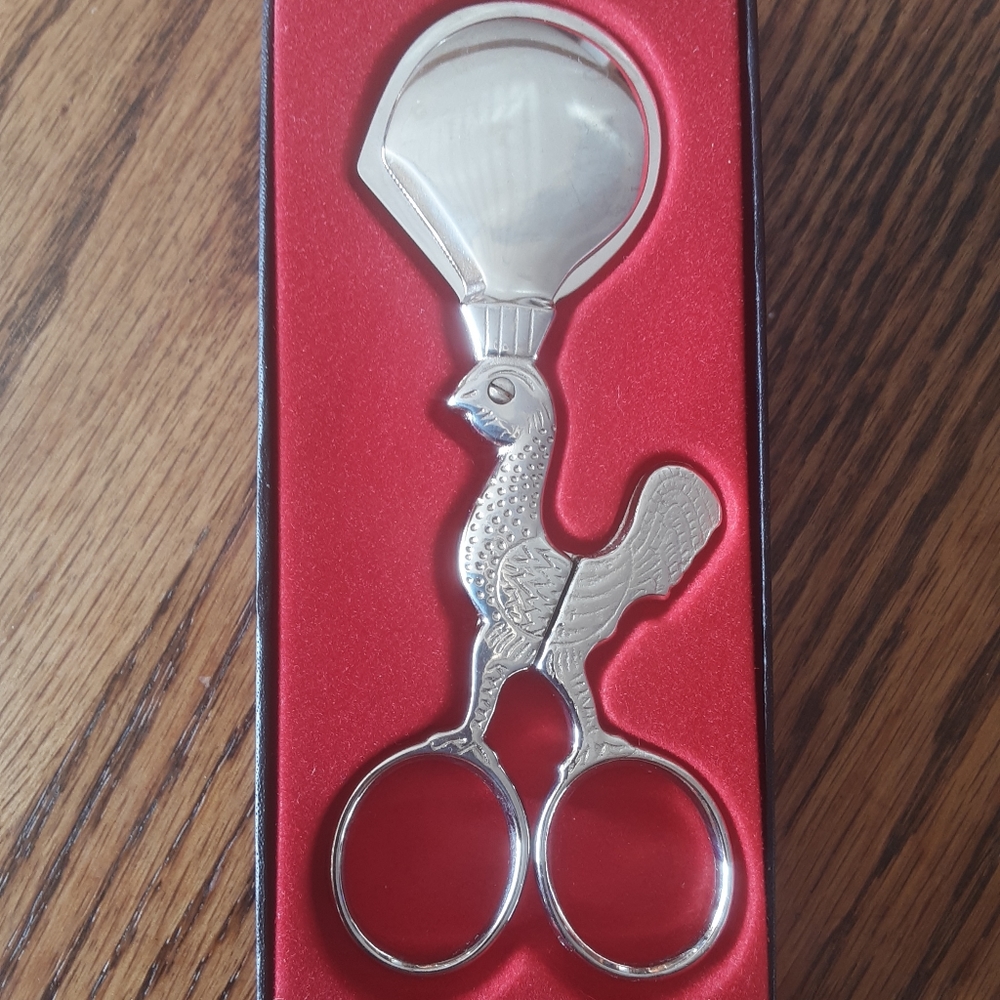 Williams Sonoma Egg Topper Made in Italy scissors ✂️
